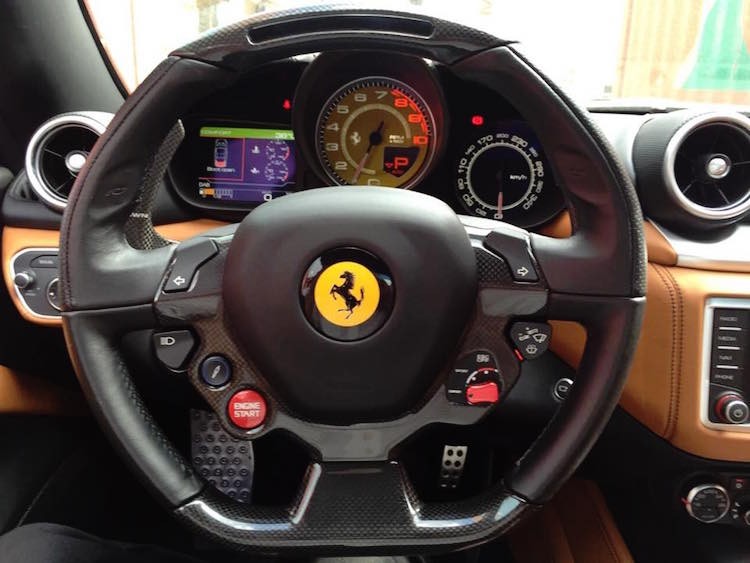 Sieu xe mui tran Ferrari California T “dat chan” toi Viet Nam-Hinh-7